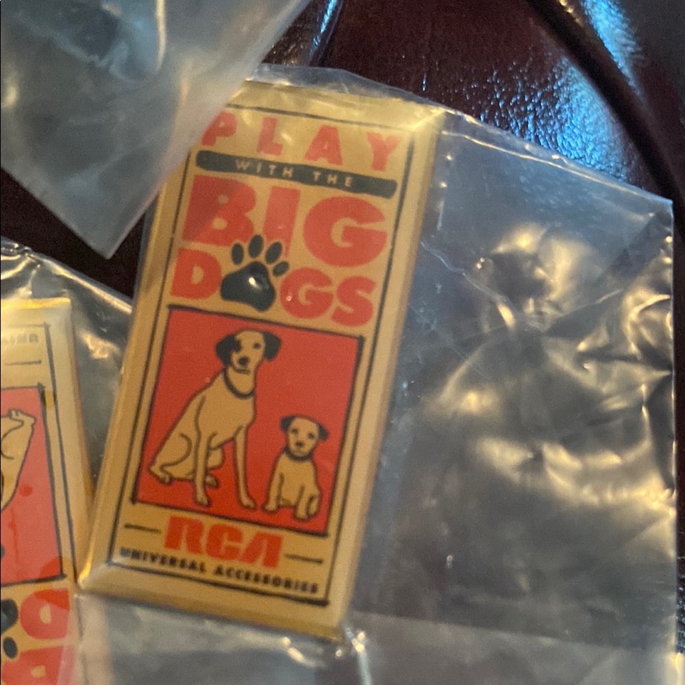 'RCA PIN. Play with the Big Dogs' Dog Accessory